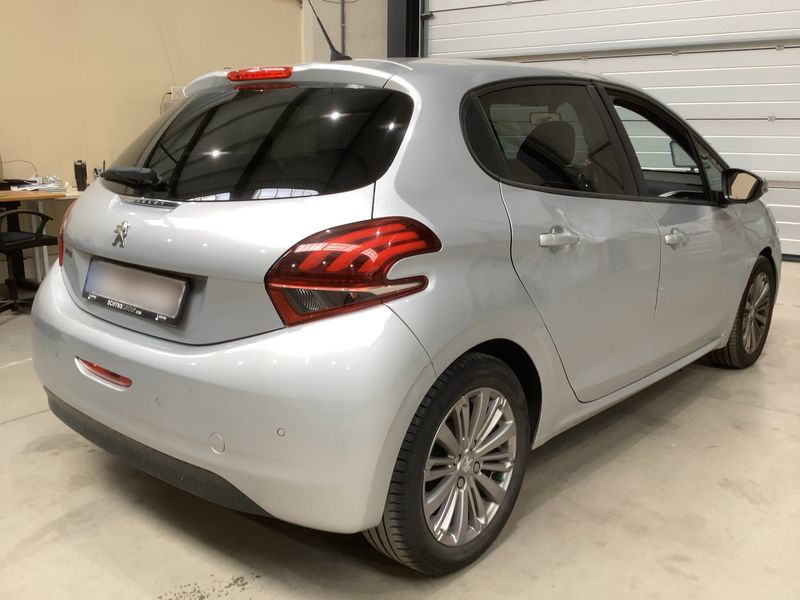 Peugeot 208 1.2 e-VTi Style 2018 – снимка 8