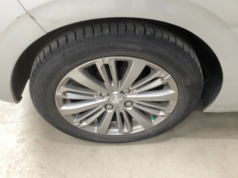 Peugeot 208 1.2 e-VTi Style 2018 – снимка 9