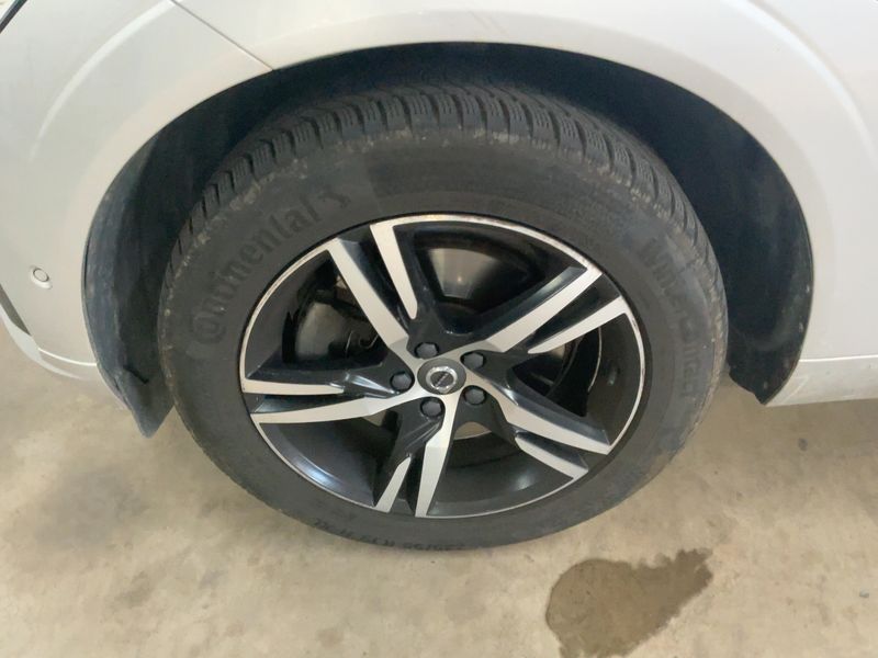 Volvo XC60 2.0 T6 Plug-in Hybrid R Design AWD 2020 – снимка 3