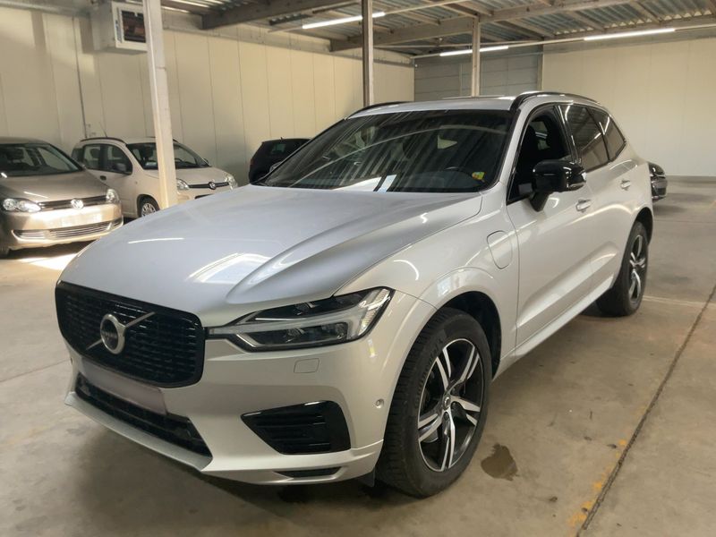 Volvo XC60 2.0 T6 Plug-in Hybrid R Design AWD 2020 – снимка 1