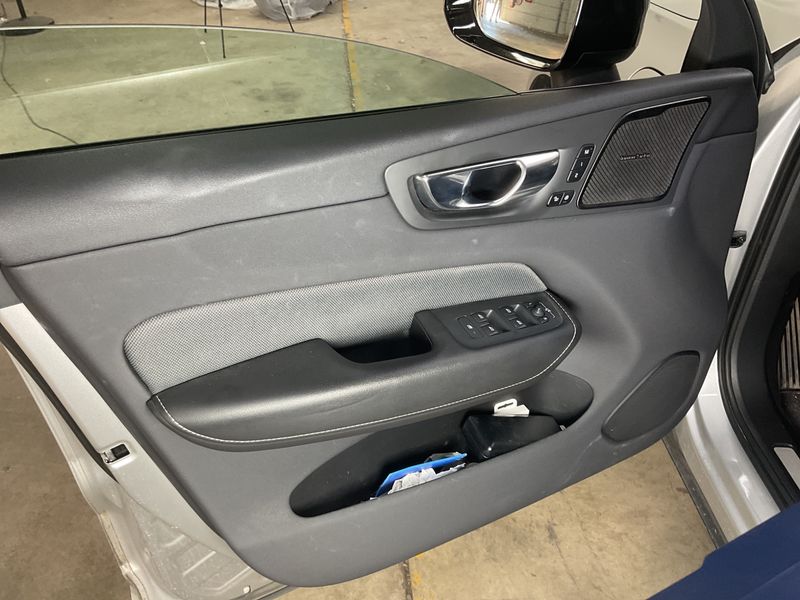 Volvo XC60 2.0 T6 Plug-in Hybrid R Design AWD 2020 – снимка 26