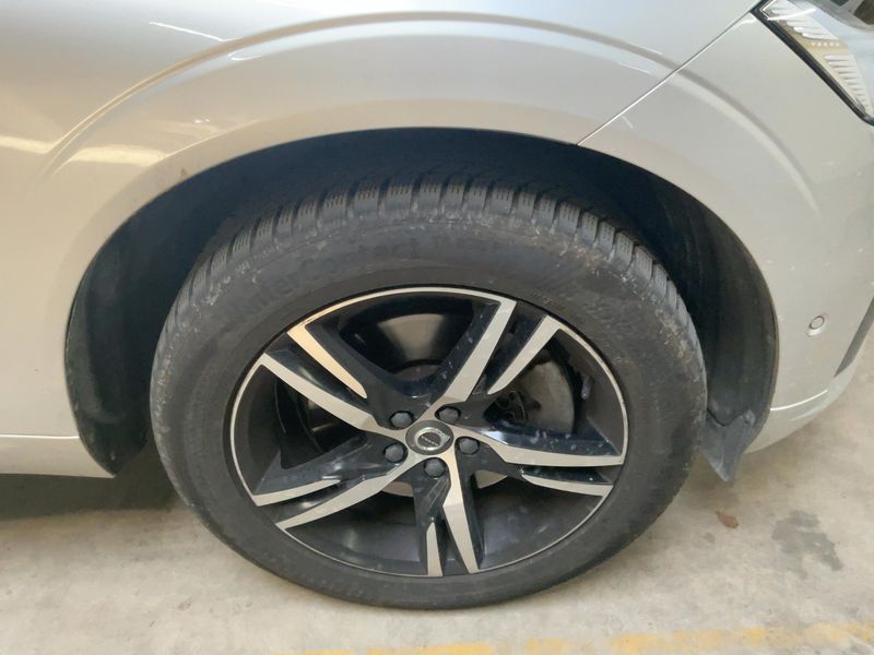 Volvo XC60 2.0 T6 Plug-in Hybrid R Design AWD 2020 – снимка 11