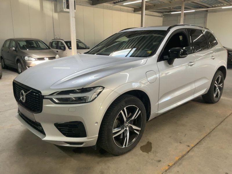 Volvo XC60 2.0 T6 Plug-in Hybrid R Design AWD 2020 – снимка 2