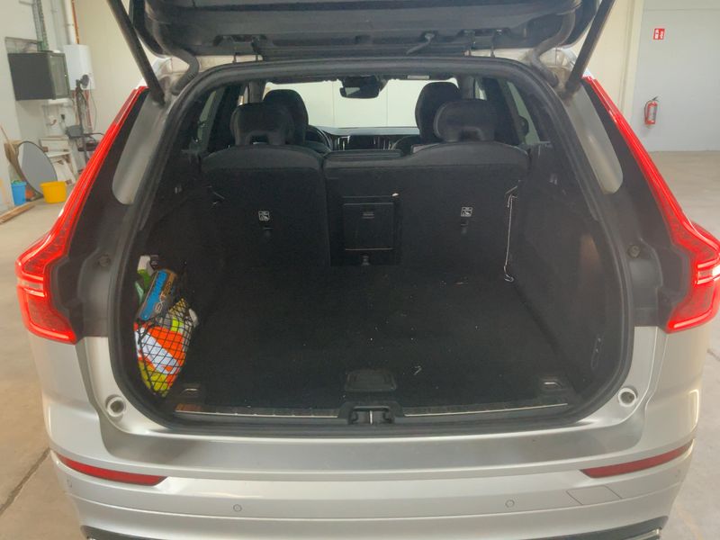 Volvo XC60 2.0 T6 Plug-in Hybrid R Design AWD 2020 – снимка 15