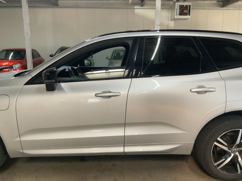 Volvo XC60 2.0 T6 Plug-in Hybrid R Design AWD 2020 – снимка 4