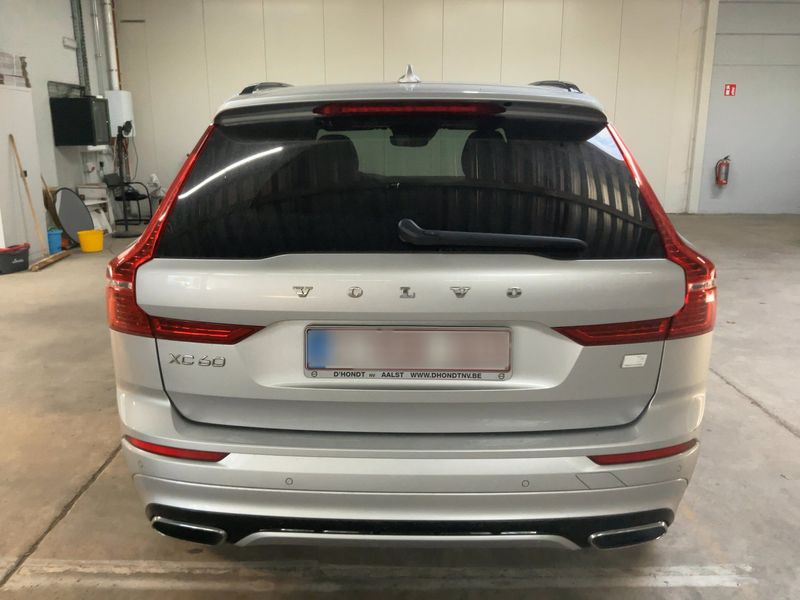 Volvo XC60 2.0 T6 Plug-in Hybrid R Design AWD 2020 – снимка 7