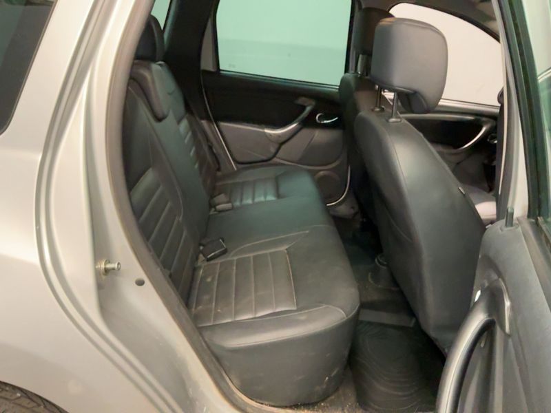Dacia Duster 1.5 dCi Prestige 4x2 2015 – снимка 19