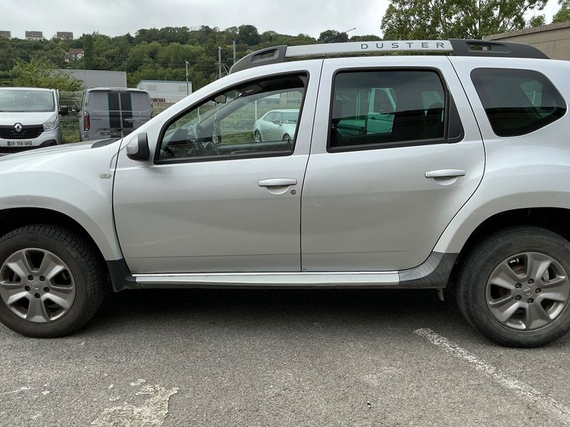 Dacia Duster 1.5 dCi Prestige 4x2 2015 – снимка 4