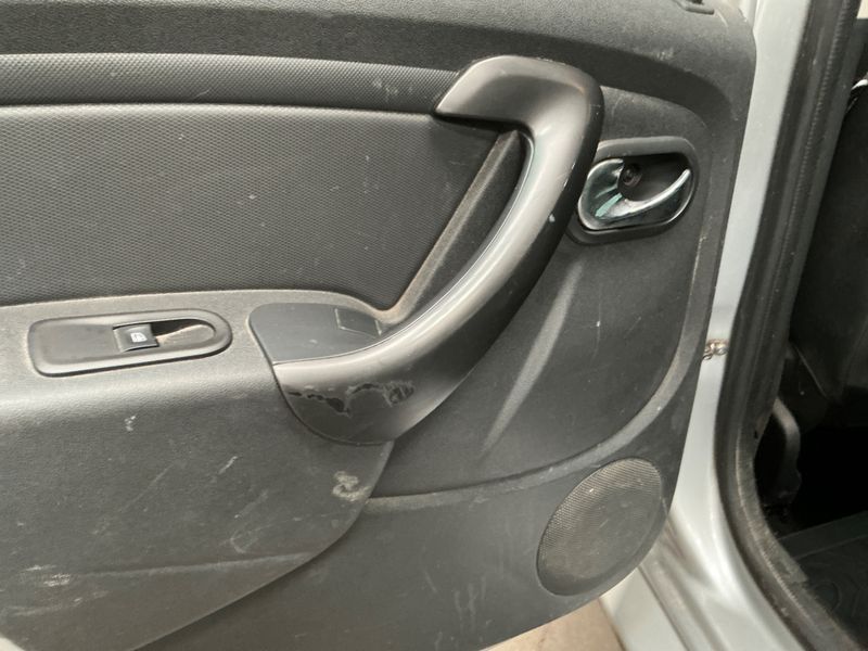 Dacia Duster 1.5 dCi Prestige 4x2 2015 – снимка 32