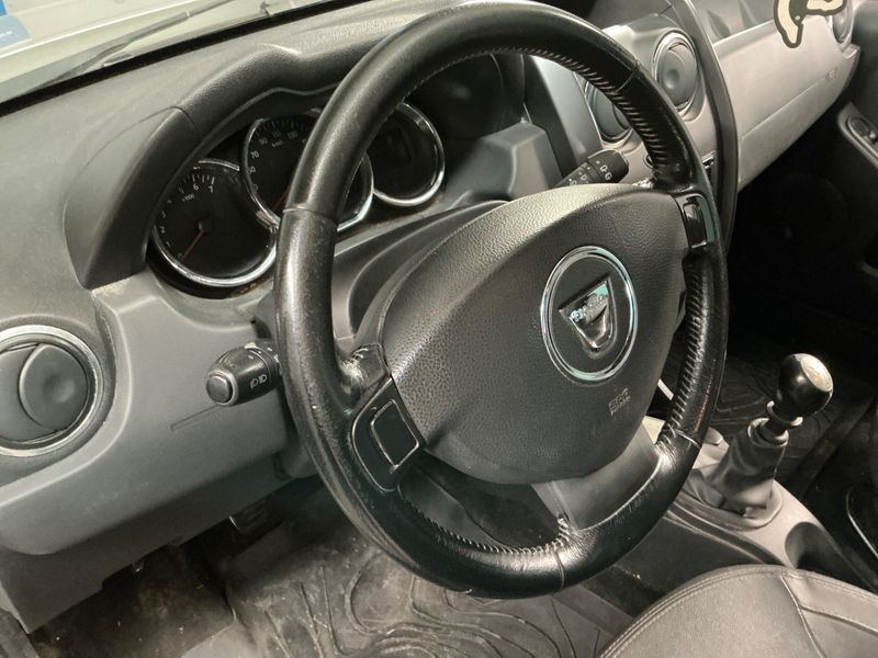 Dacia Duster 1.5 dCi Prestige 4x2 2015 – снимка 30