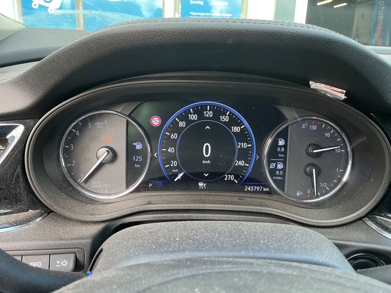 Opel Insignia Sports Tourer 2.0 CDTI Business Innovation 4x4 2018 – снимка 18