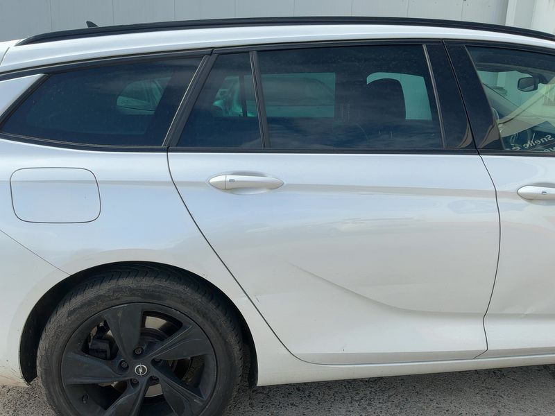 Opel Insignia Sports Tourer 2.0 CDTI Business Innovation 4x4 2018 – снимка 10