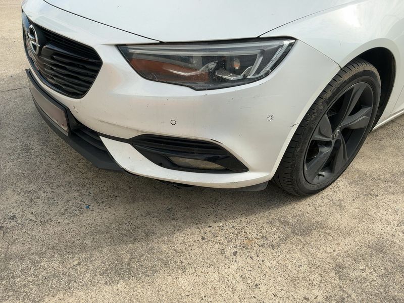 Opel Insignia Sports Tourer 2.0 CDTI Business Innovation 4x4 2018 – снимка 2