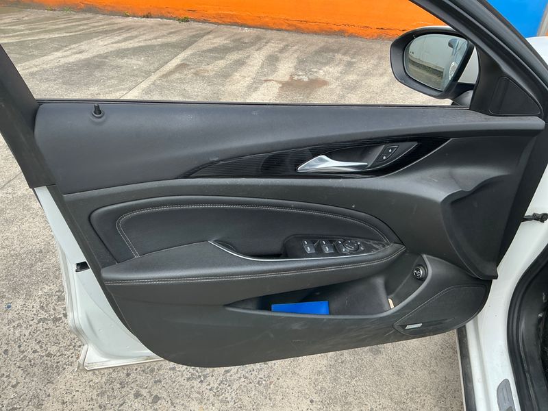 Opel Insignia Sports Tourer 2.0 CDTI Business Innovation 4x4 2018 – снимка 34