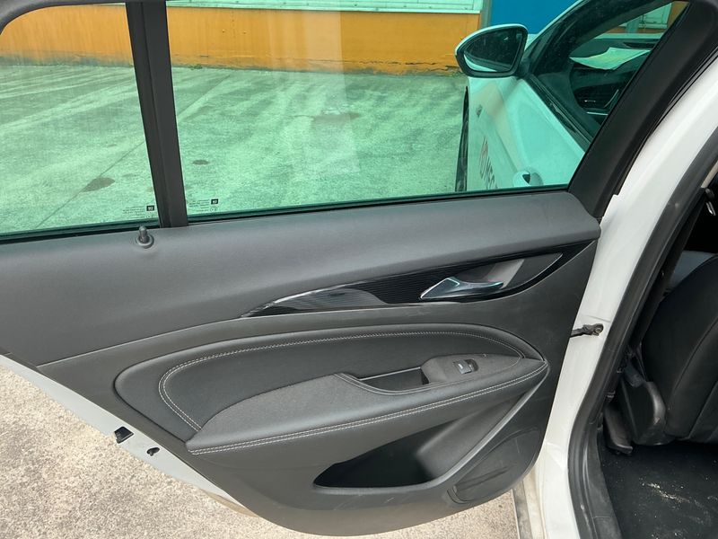 Opel Insignia Sports Tourer 2.0 CDTI Business Innovation 4x4 2018 – снимка 32