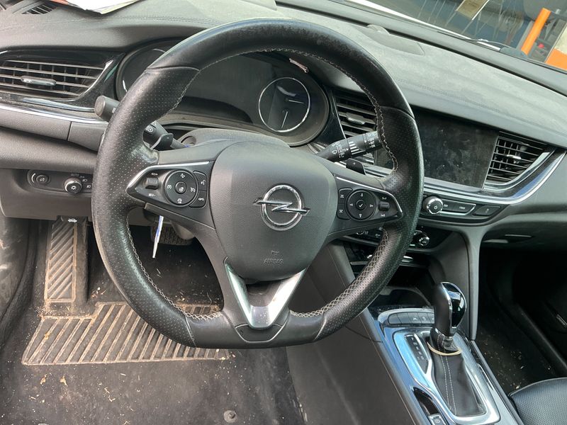 Opel Insignia Sports Tourer 2.0 CDTI Business Innovation 4x4 2018 – снимка 37