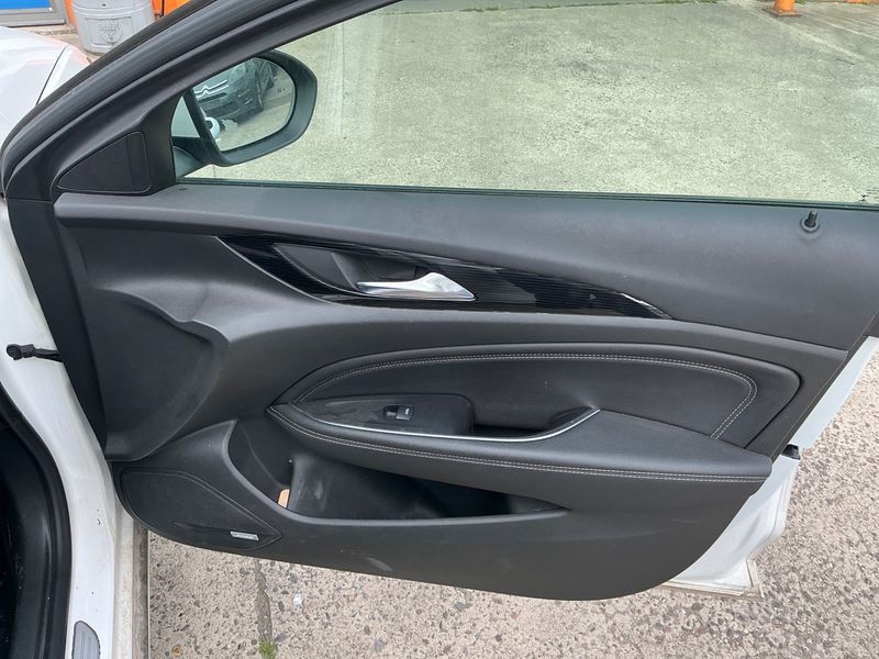 Opel Insignia Sports Tourer 2.0 CDTI Business Innovation 4x4 2018 – снимка 25