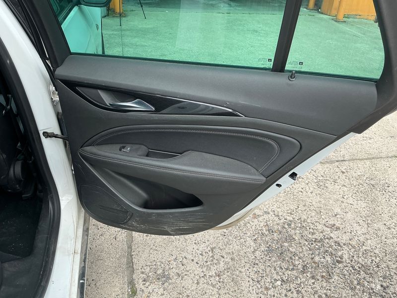 Opel Insignia Sports Tourer 2.0 CDTI Business Innovation 4x4 2018 – снимка 28