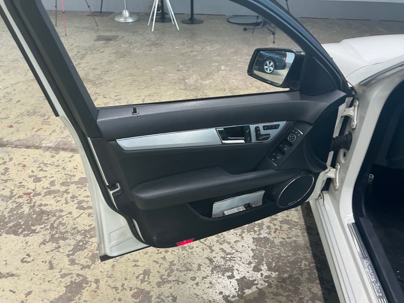 Mercedes-Benz C-Klasse C 300 4Matic Avantgarde 2011 – снимка 27