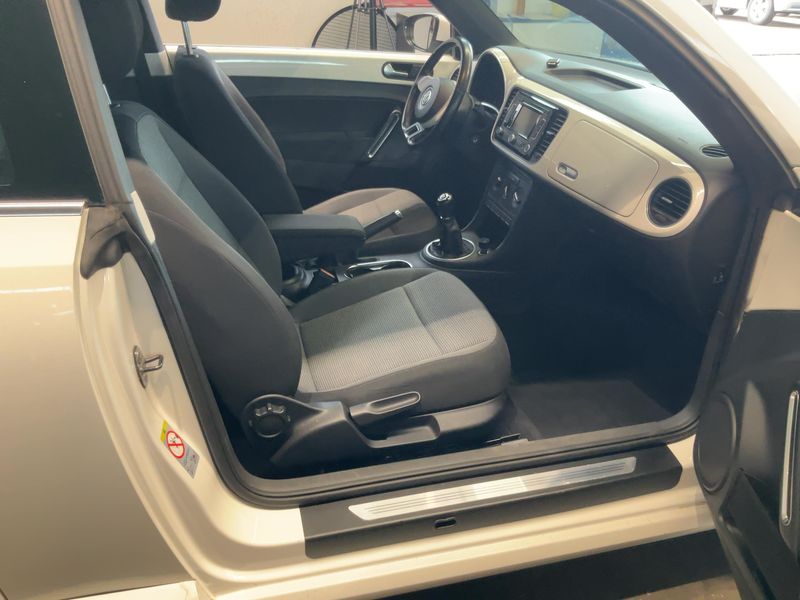 Volkswagen Beetle 1.2 TSI Design 2012 – снимка 17