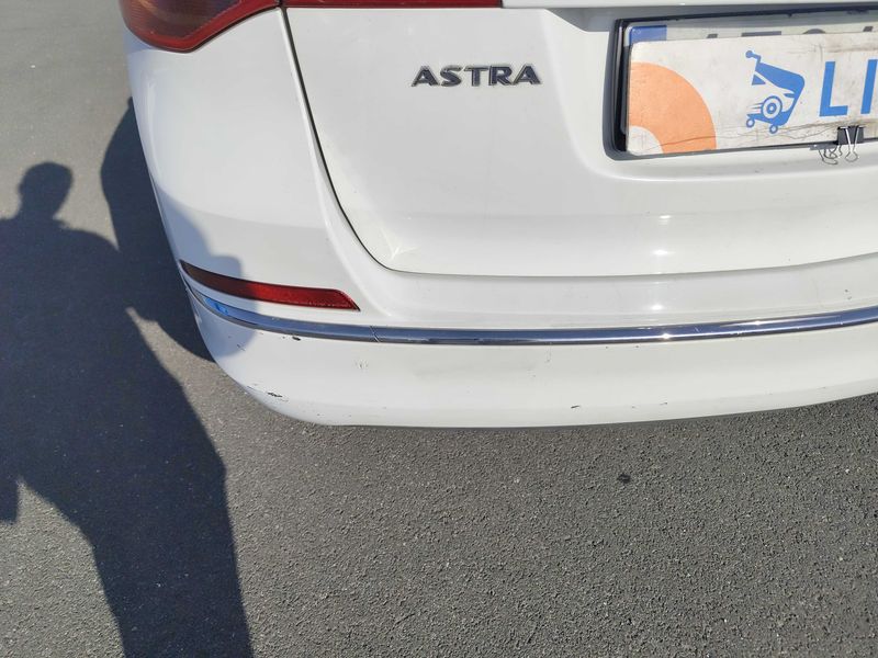 Opel Astra 1.6 CDTI DPF Selective 2015 – снимка 30