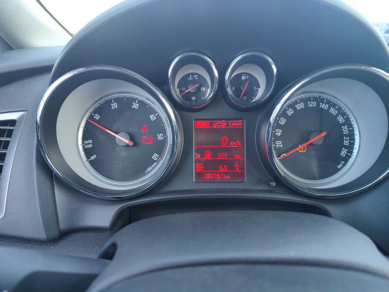 Opel Astra 1.6 CDTI DPF Selective 2015 – снимка 12