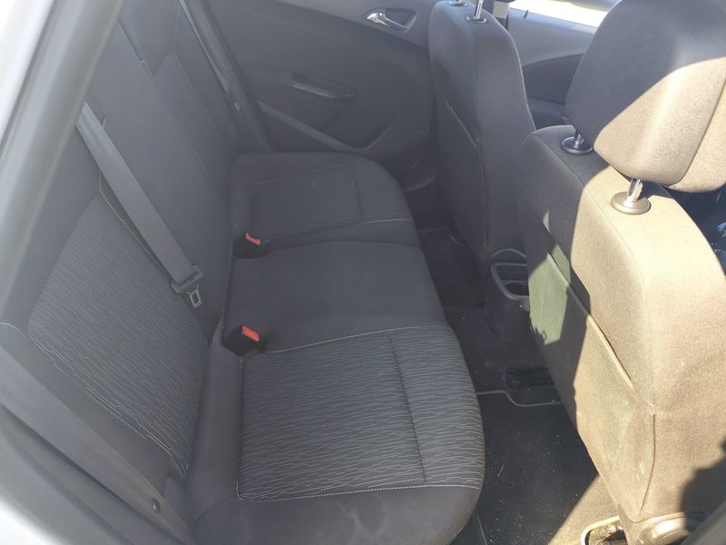 Opel Astra 1.6 CDTI DPF Selective 2015 – снимка 13