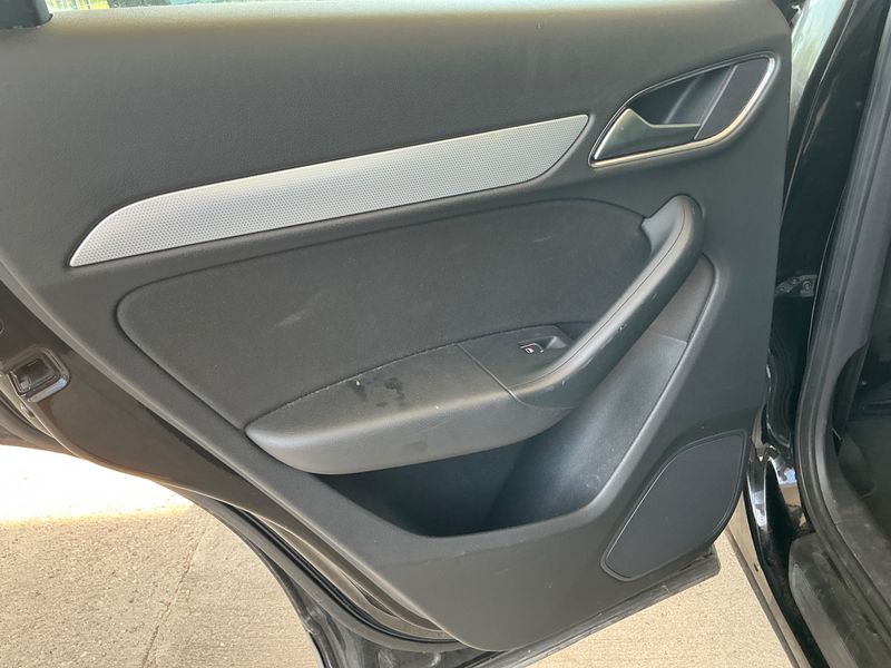 Audi Q3 2.0 TDI Ambiente 2013 – снимка 29