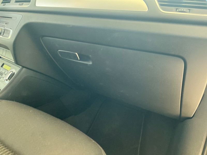 Audi Q3 2.0 TDI Ambiente 2013 – снимка 31