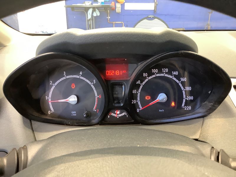 Ford Fiesta 1.25 Trend 2010 – снимка 4