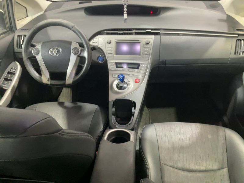 Toyota Prius 1.8 Executive 2013 – снимка 17