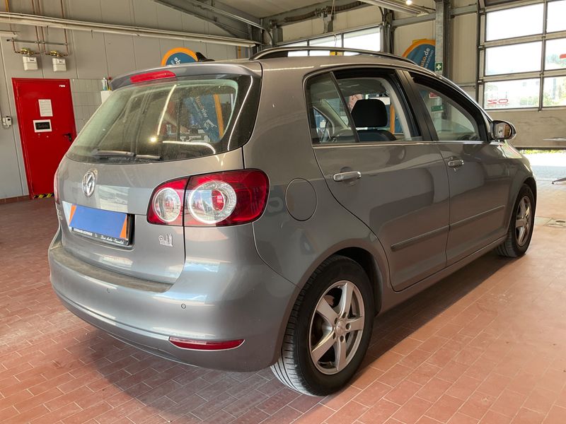 Volkswagen Golf VI Plus 1.6 TDI Trendline 2010 – снимка 2