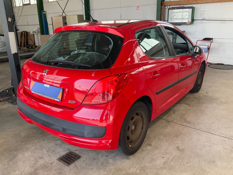 Peugeot 207 1.6 HDi Urban Move 2009 – снимка 2