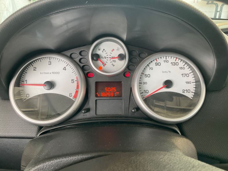 Peugeot 207 1.6 HDi Urban Move 2009 – снимка 4
