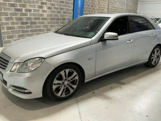 Mercedes-Benz E-Klasse E 220 CDI BlueEfficiency Avantgarde 2012 – снимка 2