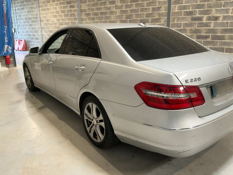 Mercedes-Benz E-Klasse E 220 CDI BlueEfficiency Avantgarde 2012 – снимка 3