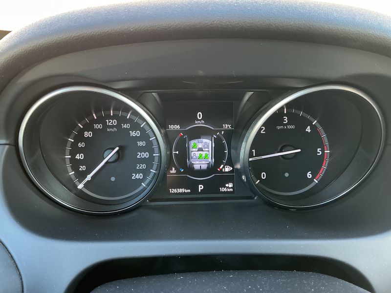 Land Rover Discovery Sport 2.0 Td4 SE AWD 2017 – снимка 18