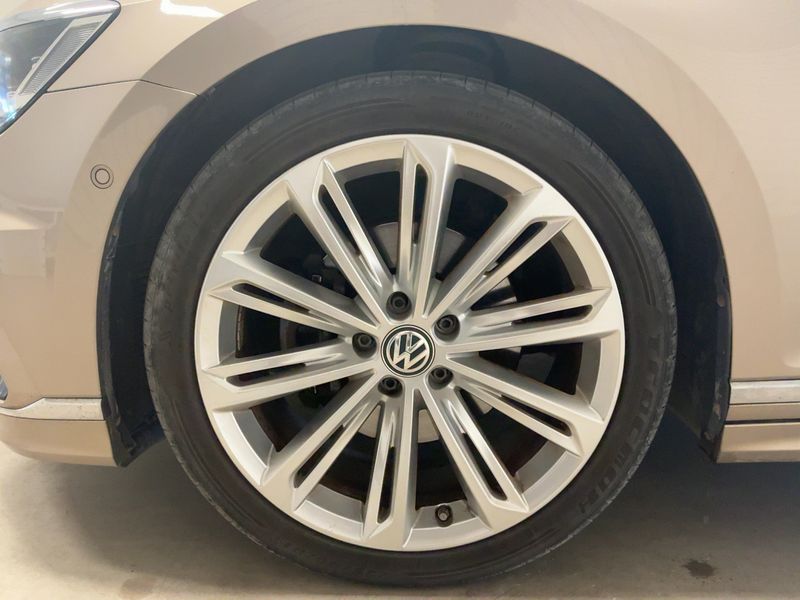 Volkswagen Passat 2.0 TDI Highline 4Motion BlueMotion Tech 2016 – снимка 3