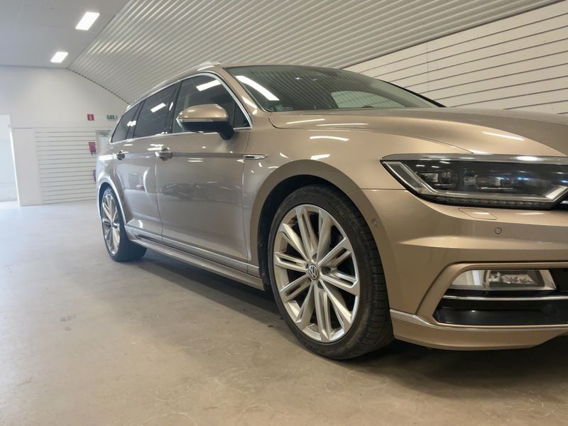 Volkswagen Passat 2.0 TDI Highline 4Motion BlueMotion Tech 2016 – снимка 12