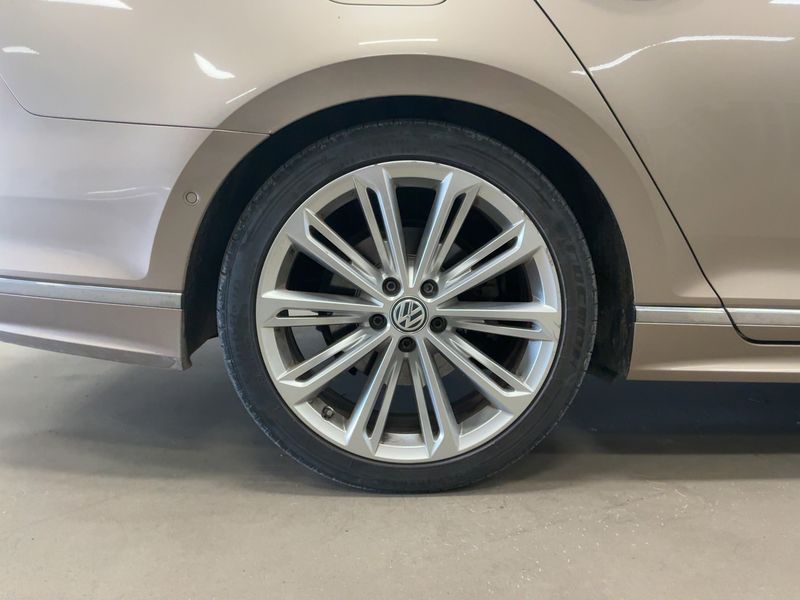 Volkswagen Passat 2.0 TDI Highline 4Motion BlueMotion Tech 2016 – снимка 9
