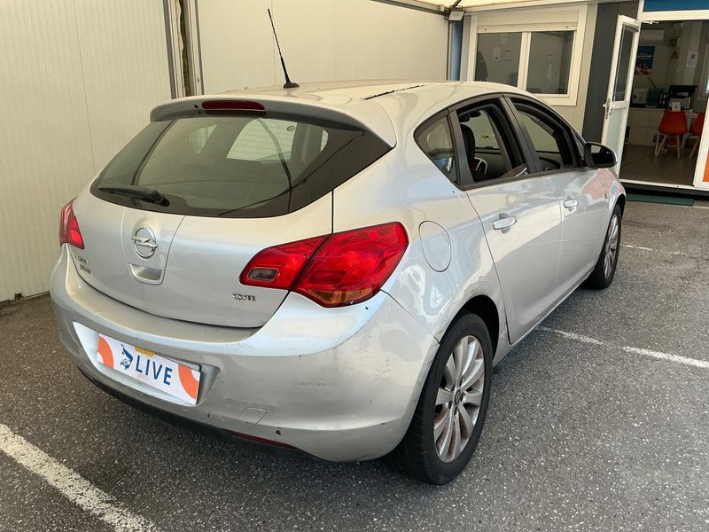 Opel Astra 1.7 CDTI Enjoy 2010 – снимка 2