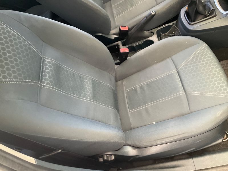 Ford Fiesta 1.4 TDCi Titanium 2012 – снимка 16