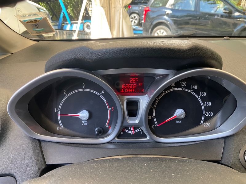 Ford Fiesta 1.4 TDCi Titanium 2012 – снимка 4