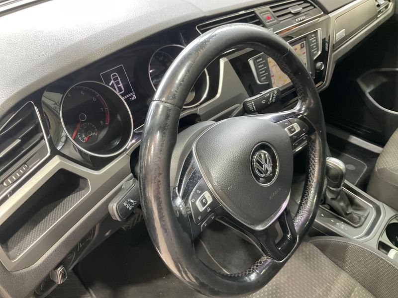 Volkswagen Touran 1.4 TSI Comfortline BlueMotion Tech 2017 – снимка 26