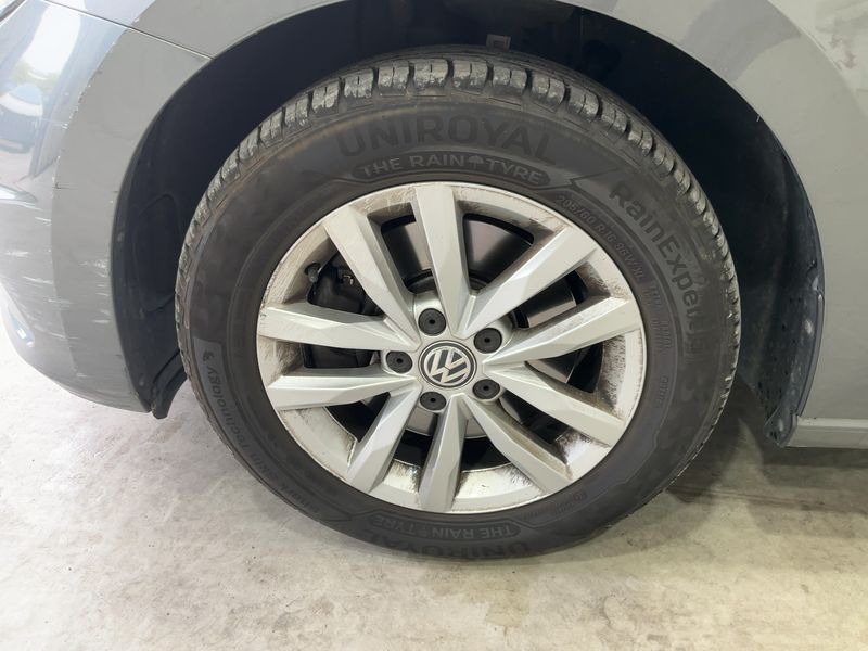 Volkswagen Touran 1.4 TSI Comfortline BlueMotion Tech 2017 – снимка 3