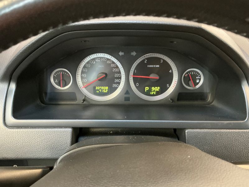Volvo XC90 2.4 D5 Xenium 2011 – снимка 18