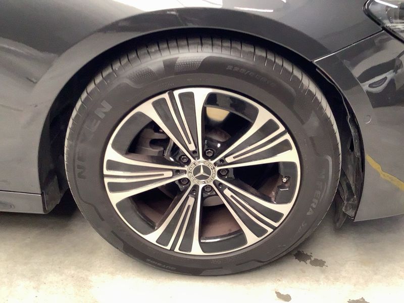 Mercedes-Benz E-Klasse E 220 d Mild-Hybrid T Avantgarde Advanced 2025 – снимка 11