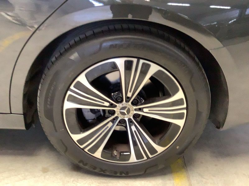 Mercedes-Benz E-Klasse E 220 d Mild-Hybrid T Avantgarde Advanced 2025 – снимка 5