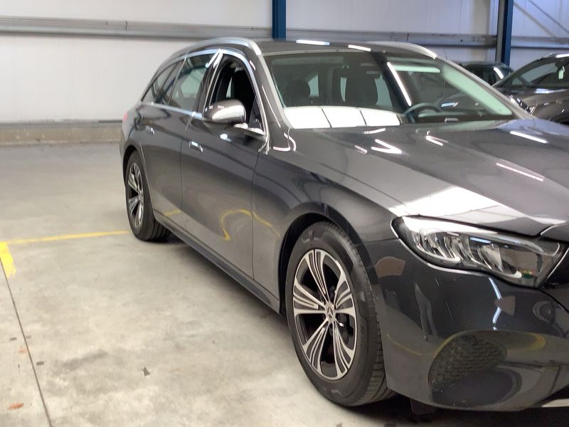 Mercedes-Benz E-Klasse E 220 d Mild-Hybrid T Avantgarde Advanced 2025 – снимка 12