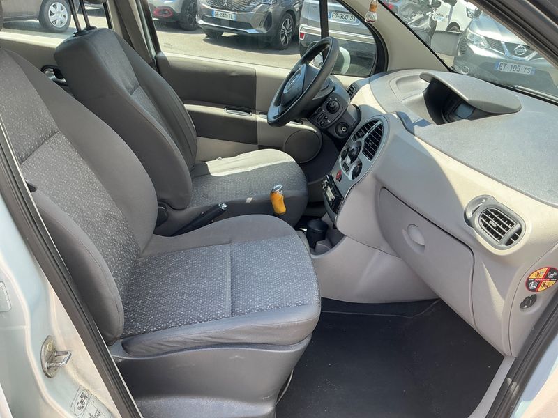 Renault Modus 1.5 dCi Confort Clim Dynamique 2005 – снимка 3